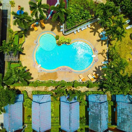 Diamond Cave Resort Райли Бийч Екстериор снимка