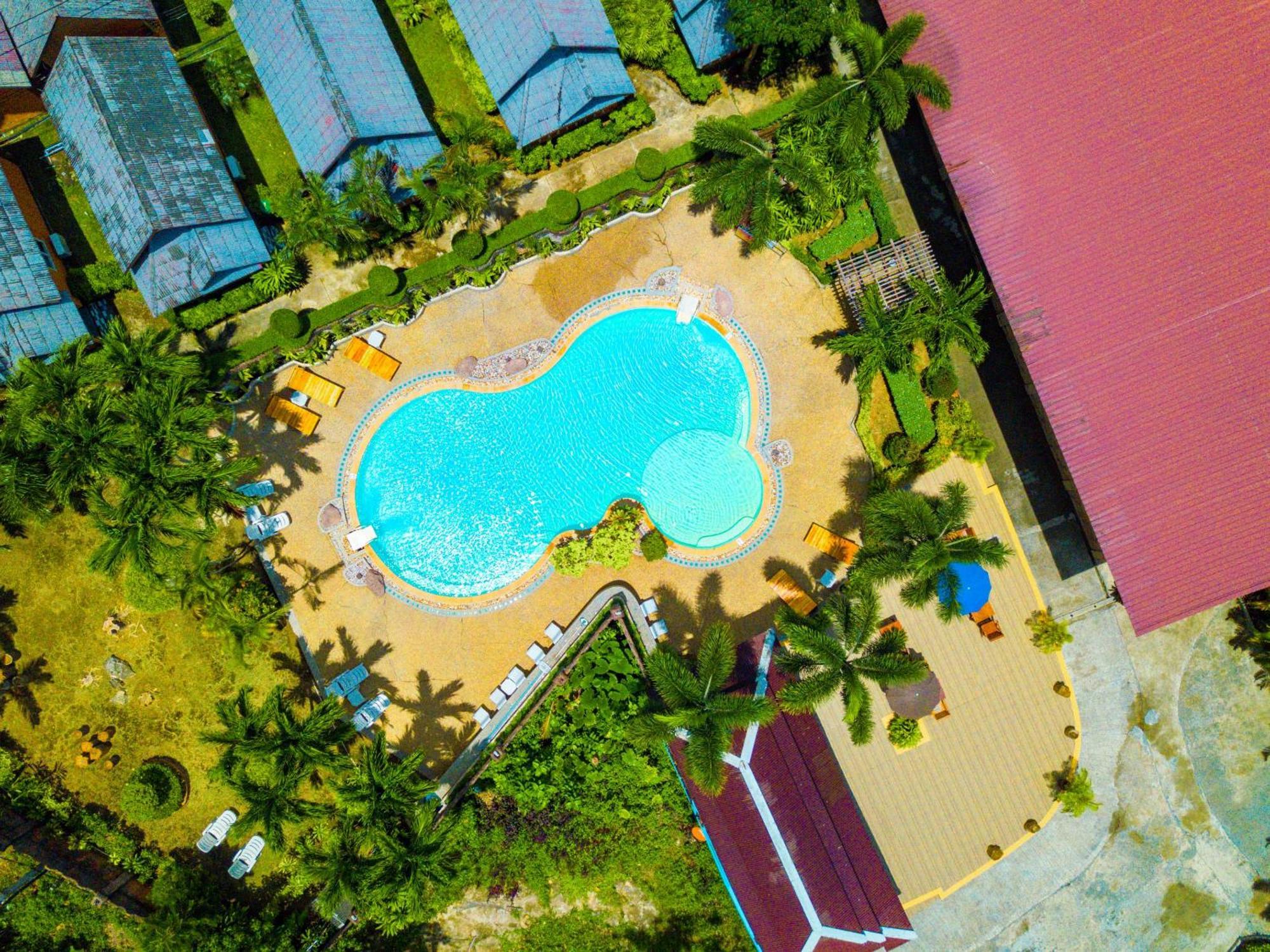 Diamond Cave Resort Райли Бийч Екстериор снимка